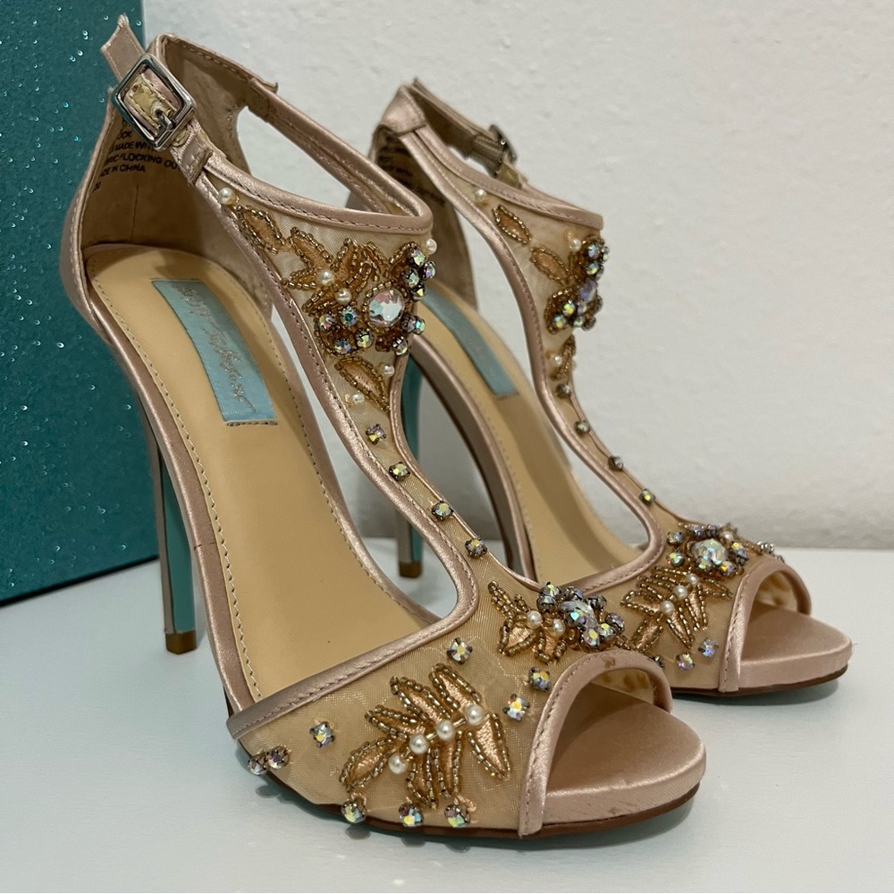 Betsy Johnson Heels with Bejeweled T-Strap Peep-Toe in Size 6, Champagne